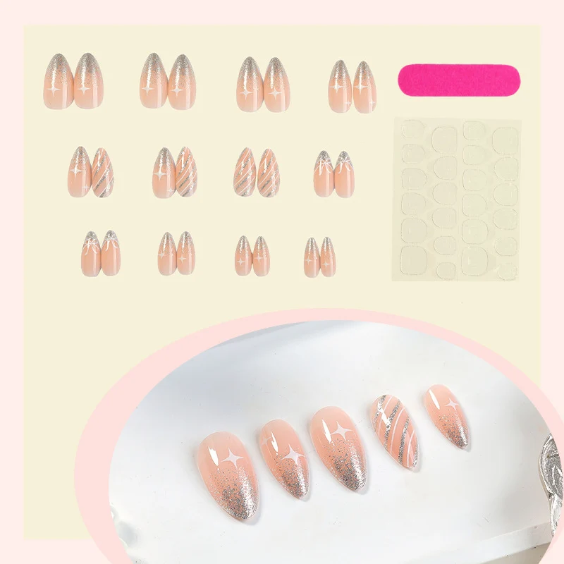 Elegantes Kunstnagelset mit Glitzer-Akzenten Karnz