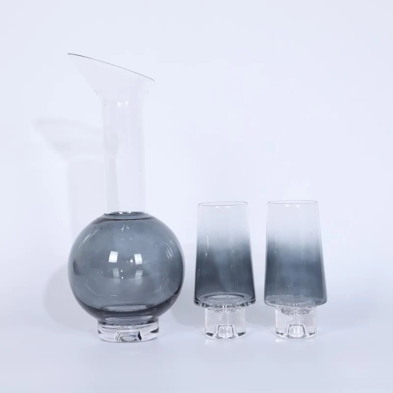 Moderne Glas Karaffe und Becher Set