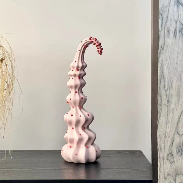 Abstrakte kurvenförmige dekorative Skulptur