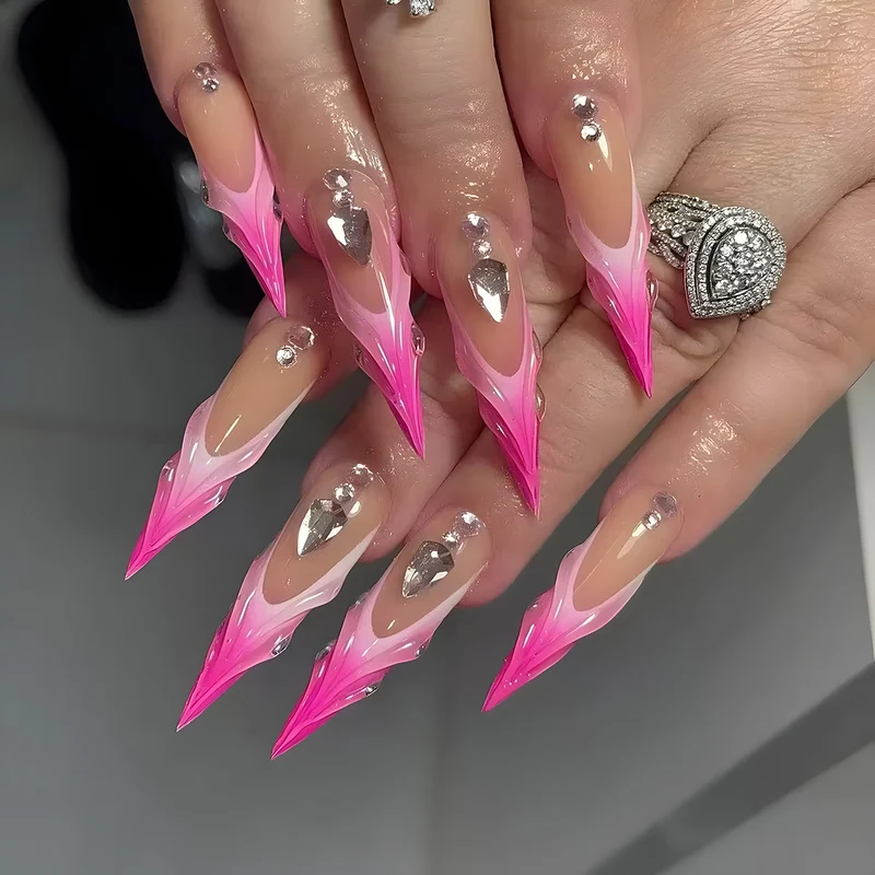 Stiletto Press-On Nägel mit Edelstein- und Farbverlaufdesign Karnz