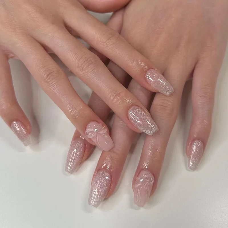 Kunstvolle Acrylic-Nägel mit glitzerndem Ombre-Design Karnz