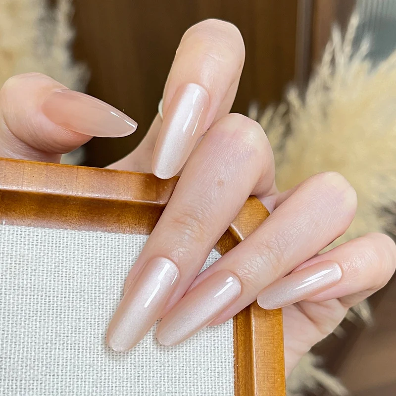 Elegante mandelförmige Press-On-Nagelspitzen Karnz