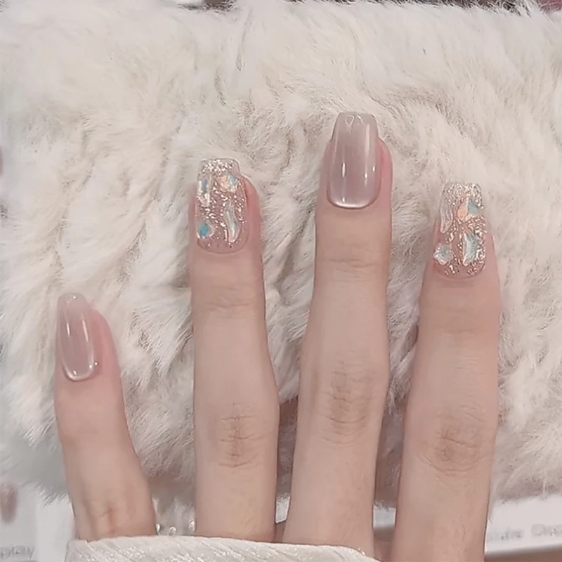 Dekorativer Press-On-Nagelset mit elegantem Marmor-Design Karnz